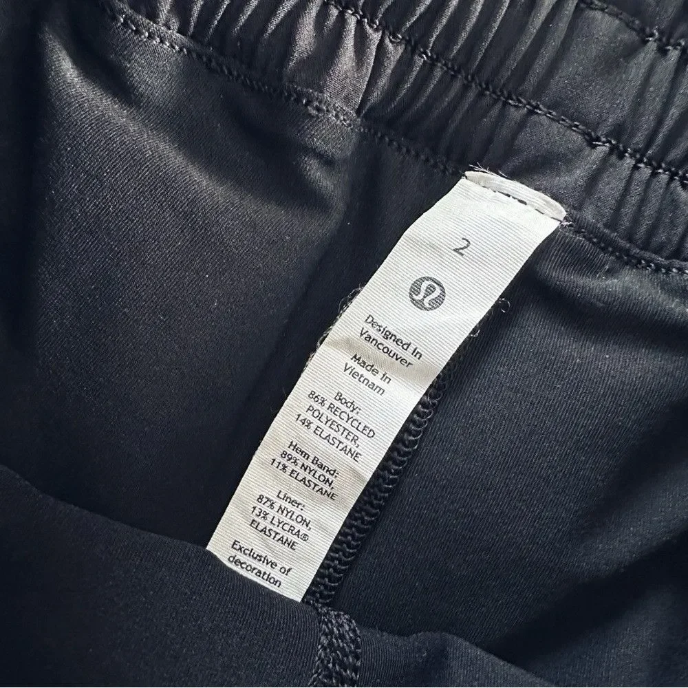 NEW Lululemon Woman’s Hotty Hot High-Rise Skirt *Long Black Skort Short Size 2